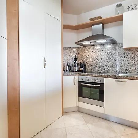 Bahia - Pelicar 0-4 Sea View 2b *